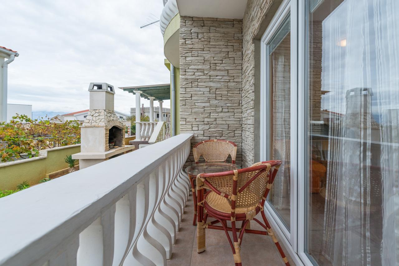 Apartments Mahnet Вир Экстерьер фото